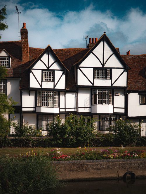 Lunchtime news May 18
